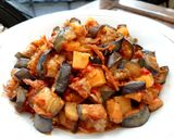 Foto langkah ke 5 dari resep Balado Terong, Kentang, dan Ikan Teri.