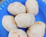 Hình bước làm 2 của món Cơm nguội bọc trứng cút chiên giòn