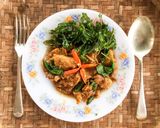 รูปขั้นตอนการทำที่ 2 ของ หมูสไลด์กะเพรากรอบ