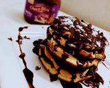 A picture of step 5 of Choco bliss pancakes.