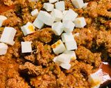 A picture of step 5 of Chilorio de Longaniza.