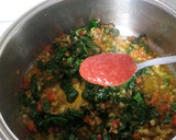 Foto del paso 2 de la receta: Garbanzos con espinacas y gambas