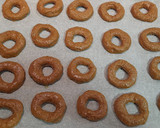 Foto del paso 7 de la receta: Roscos navideños -sin manteca y sin azúcar-