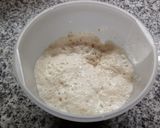 Foto del paso 2 de la receta: Pizza de muzzarella con morrón verde y aceitunas negras