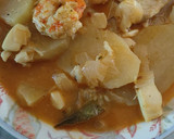 Foto del paso 4 de la receta: Merluza con patatas a lo pobre y vino blanco