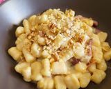 Foto del passaggio 7 della ricetta Gnocchetti gorgonzola speck e noci -Malloreddus-