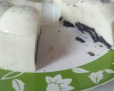 Foto langkah ke 5 dari resep Puding Susu Oreo.