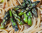 Foto del paso 7 de la receta: Spaguetini con salsa de cebolla y pimiento rojo