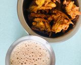 A picture of step 4 of Aloo onion pakoda.