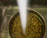 Foto del paso 4 de la receta: Chocos con habas en olla rápida