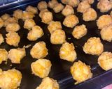 Gambar langkah 7 resipi Biskut cornflakes.