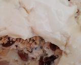 A picture of step 2 of Vegan pecan and raisin overnight oats.