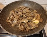 Foto del passaggio 2 della ricetta Tortino di patate e funghi