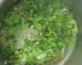 Foto del paso 1 de la receta: Sopa de espárragos, brócoli y champiñón (con chía y sésamo)
