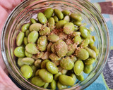 Foto del paso 2 de la receta: Edamame 枝豆 o vaina de soja fresca 🇯🇵🫛 "otoshi" o aperitivo en "izakaya" o taberna, cervecería 🍻Japón