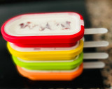 Foto del paso 2 de la receta: Polo de yogur y mermelada con tropezones 🍓 🍡 🌞