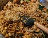 Foto langkah ke 4 dari resep Mie Goreng ala Chinese Resto.