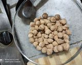 A picture of step 2 of Veg Soya Keema Matar.