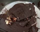 डार्क अँड व्हाईट चॉकलेटस (dark and white chocolate recipe in marathi) रेसिपी स्टेप 1 फोटो 