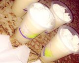 A picture of step 3 of Banana and Apple milkshake.