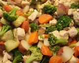 Foto del paso 4 de la receta: Pollo con verduras