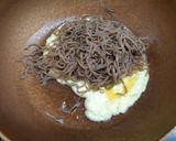 รูปขั้นตอนการทำที่ 4 ของ เส้นบุกผัดกิมจิหมูกริล