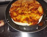 A picture of step 2 of Instant cheese burst pizza.