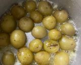 Foto del paso 6 de la receta: Papines confitados en manteca 🧈🥔🌿