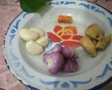 Foto langkah ke 2 dari resep Ikan Gurami Kuah Kuning.