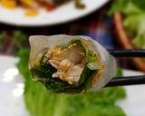 Hình bước làm 3 của món Bánh tráng cuốn cá hấp