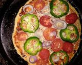 चिजी वेज आटा पिज़्ज़ा (cheesy veg atta pizza recipe in Hindi) रेसिपी चरण 4 फोटो
