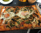 Foto del paso 10 de la receta: Pizza de setas, camembert y brotes tiernos (súper mezcla de quesos)