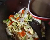 Foto langkah ke 4 dari resep Tumis kembang kol, wortel, buncis dan ayam.