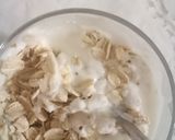 A picture of step 5 of Overnight oats with mix berries.