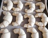 Drożdżowe rogaliki na śniadanie krok przepisu 1 zdjęcie