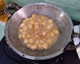 Foto langkah ke 4 dari resep Tahu Kremes Pedas ala Sajiku.
