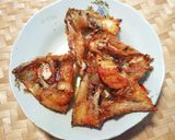 Foto langkah ke 3 dari resep Pindang kepala ikan nila goreng.