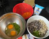 Hình bước làm 1 của món Bánh Cá Linh chiên dòn