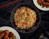 এগ চিকেন ফ্রাইড রাইস (Egg chicken fried rice recipe in Bengali) রেসিপি ধাপ - 6 ছবি