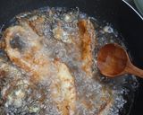Foto langkah ke 4 dari resep Ikan Goreng Renyah & Simple 🐟✨By Jesslyn Orlane.