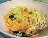 Foto langkah ke 3 dari resep Pepaya muda tumis daging.