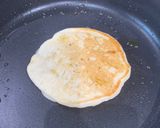A picture of step 4 of Gluten free banana pancakes.