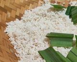 Foto langkah ke 1 dari resep Lemper isi ayam Merah Putih (1249).