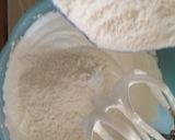 Foto langkah ke 3 dari resep Bolu kukus mawar simple.