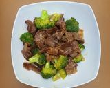 Foto langkah ke 5 dari resep Tumis brokoli daging sapi.