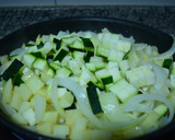Foto del paso 2 de la receta: Filete de ternera empanado con patata y calabacín