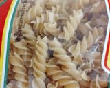 Foto del paso 1 de la receta: Tornillos con apio al atún