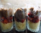 Foto del paso 4 de la receta: Delicia en vasos con postre de chocolate, frutillas y vainillas
