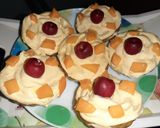 A picture of step 4 of Mango cup cakes.