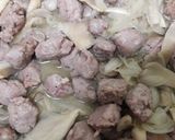 Foto del paso 5 de la receta: Butifarra "esparracada" encebollada con gírgolas a la sidra